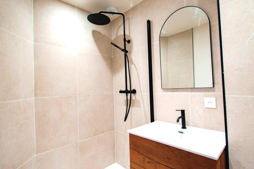 New - Cosy - 10 Min Walk To The ! Apartment *